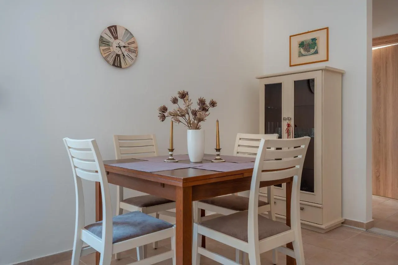 Stylish Central Renovated Apartment Héraklion